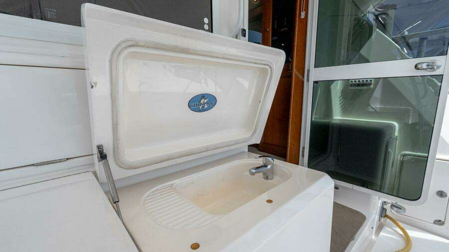 Chillax 51ft Riviera Yacht For Sale