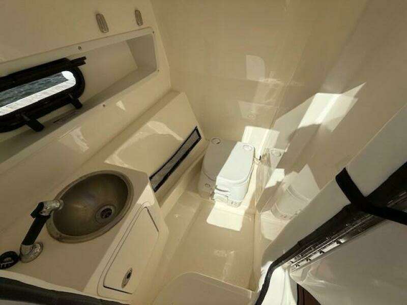 27ft Sea Ray Yacht For Sale