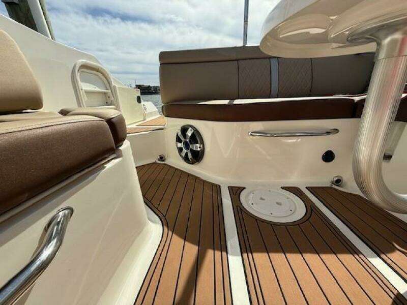 27ft Sea Ray Yacht For Sale