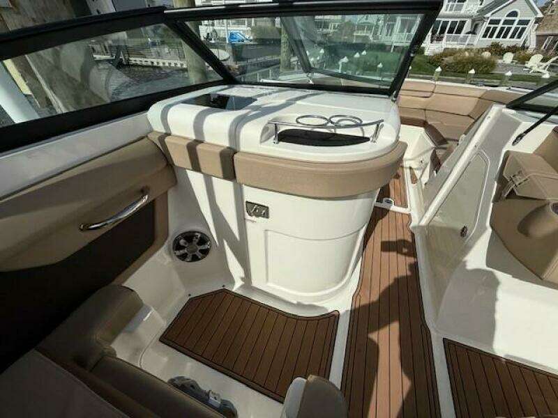 27ft Sea Ray Yacht For Sale