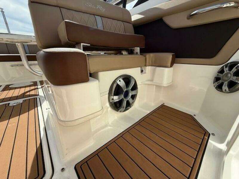 27ft Sea Ray Yacht For Sale