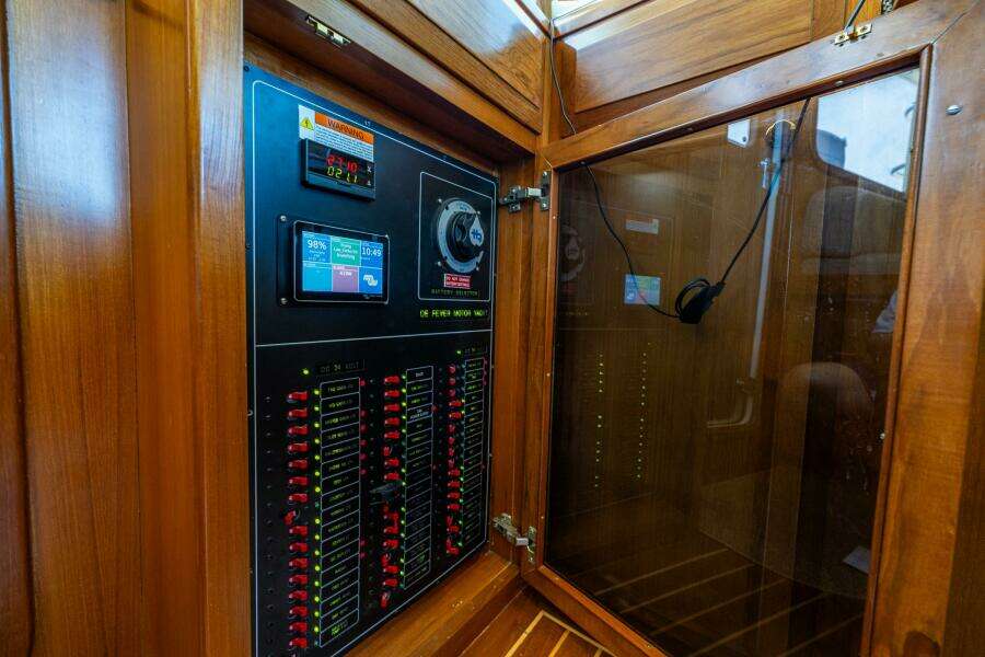 56ft DeFever Yacht For Sale