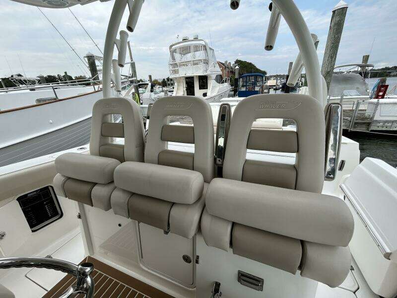 37ft Boston Whaler Yacht For Sale
