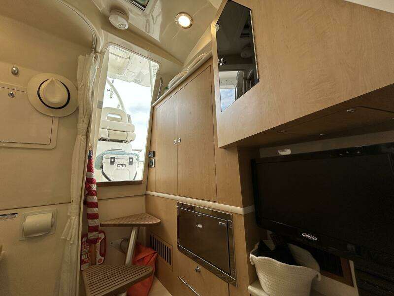 37ft Boston Whaler Yacht For Sale