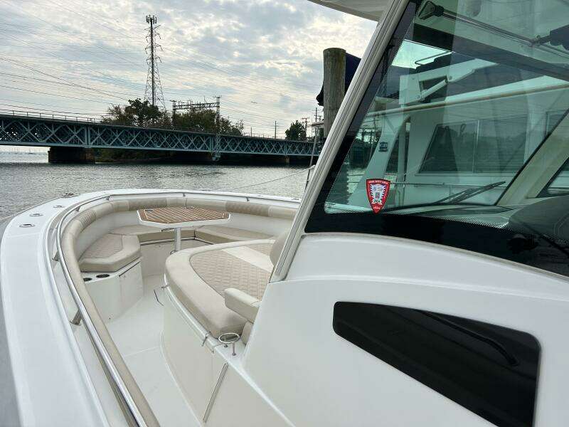 37ft Boston Whaler Yacht For Sale