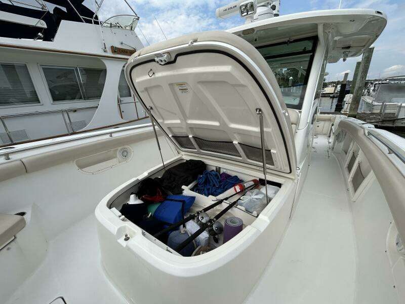 37ft Boston Whaler Yacht For Sale