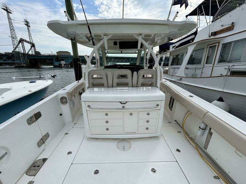 37ft Boston Whaler Yacht For Sale