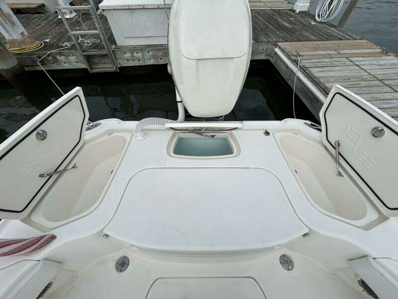 27ft SeaVee Yacht For Sale