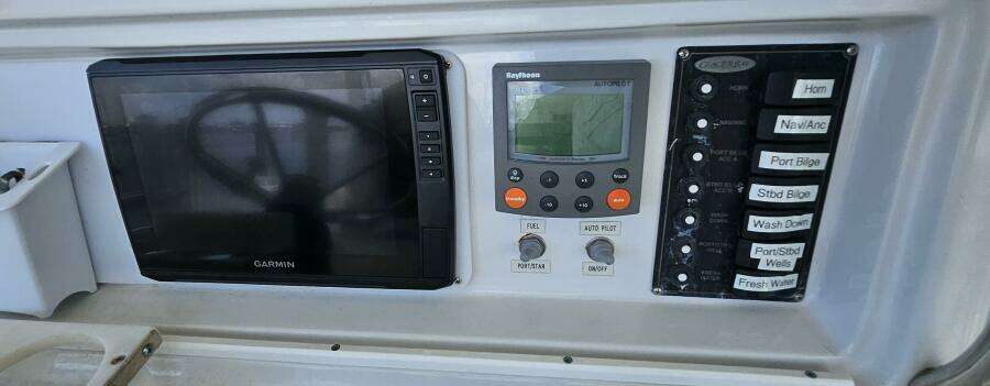 26ft Glacier Bay Yacht For Sale