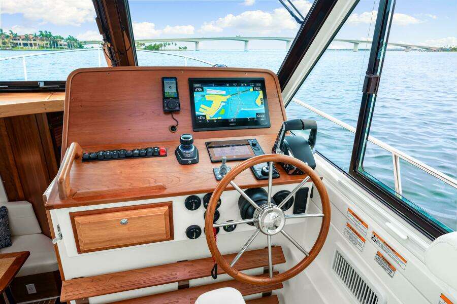 39ft Back Cove Yacht For Sale