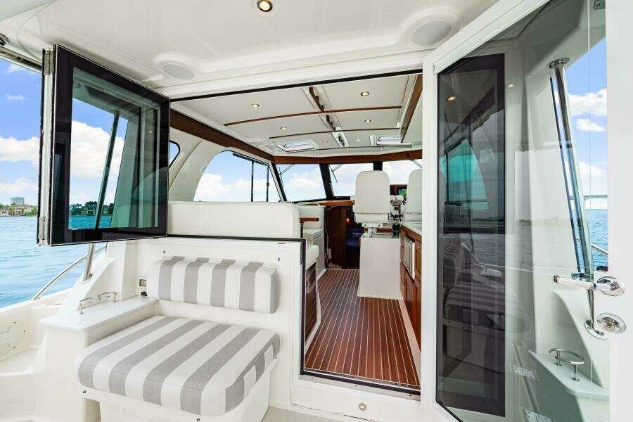 39ft Back Cove Yacht For Sale