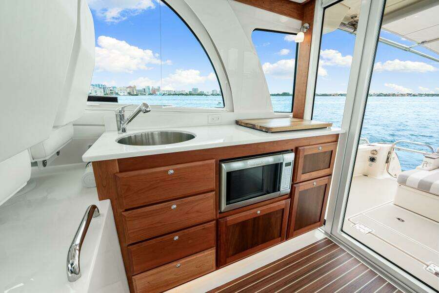 39ft Back Cove Yacht For Sale