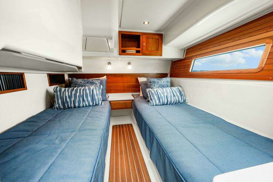 39ft Back Cove Yacht For Sale