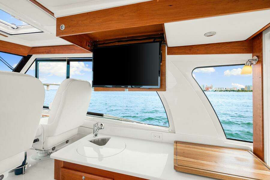 39ft Back Cove Yacht For Sale