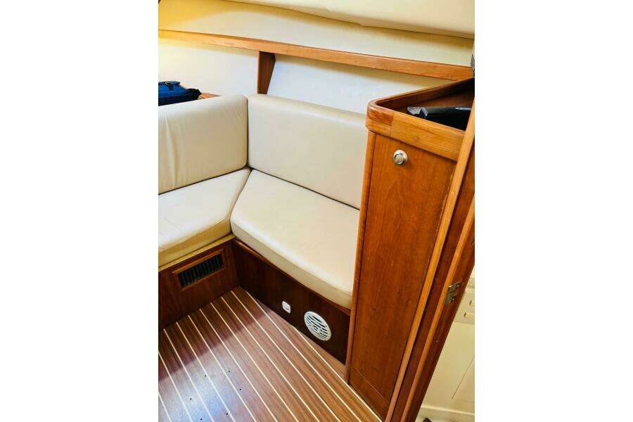 30ft Mainship Yacht For Sale