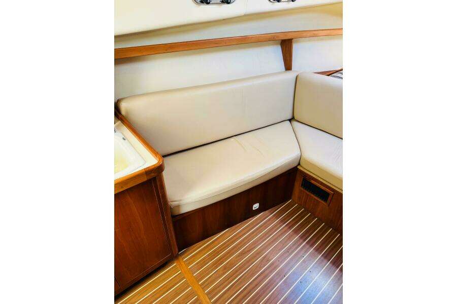 30ft Mainship Yacht For Sale
