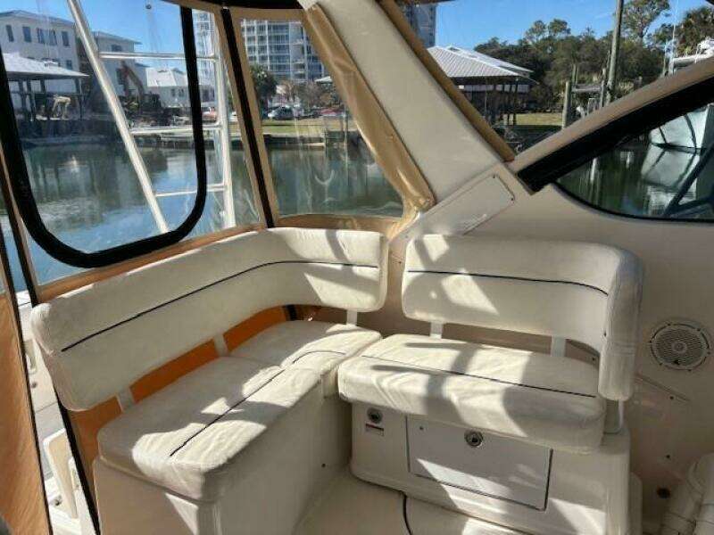 KU DE TA 32ft Tiara Sport Yacht For Sale