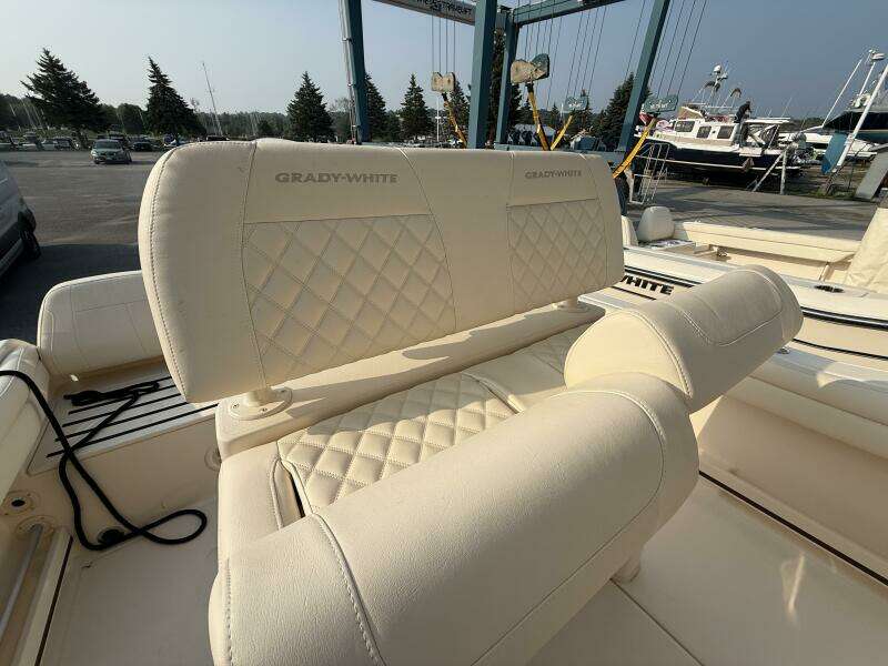 21ft Grady White Yacht For Sale