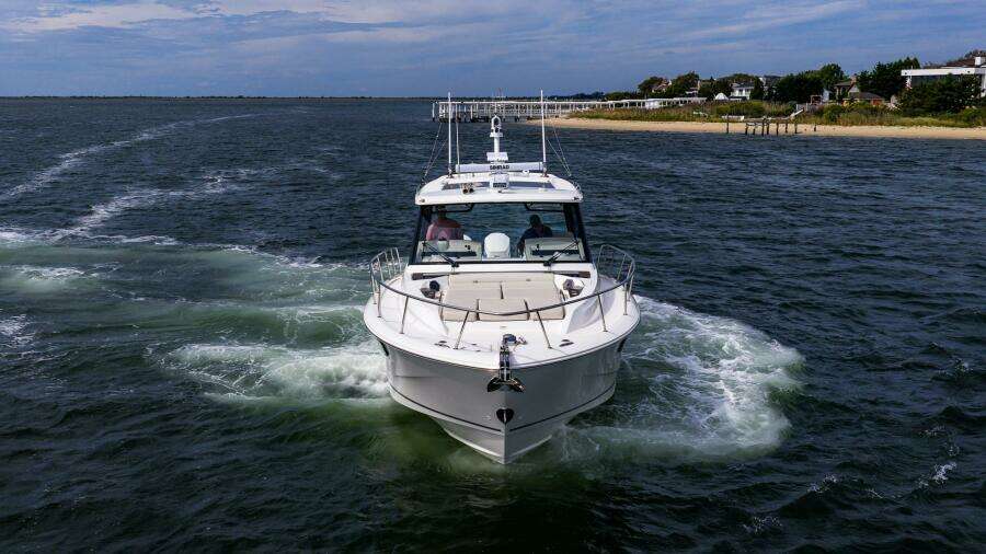 40ft Boston Whaler Yacht For Sale