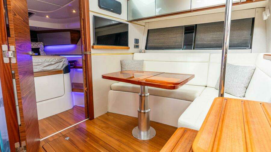 40ft Boston Whaler Yacht For Sale