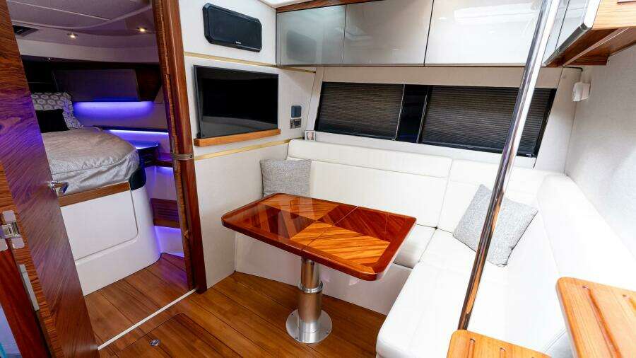 40ft Boston Whaler Yacht For Sale
