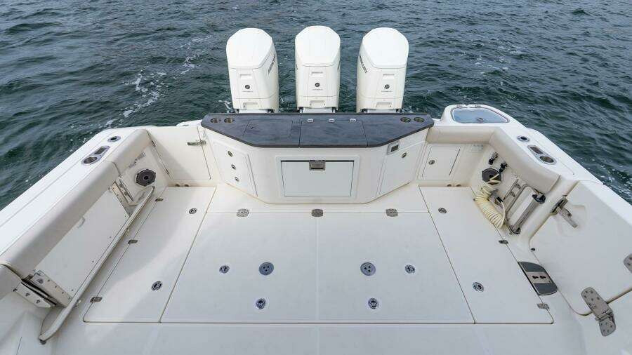 40ft Boston Whaler Yacht For Sale