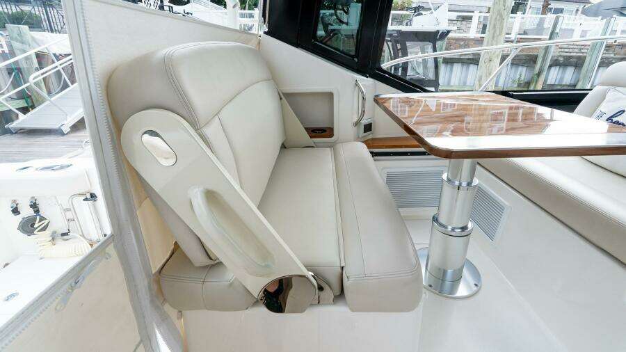 40ft Boston Whaler Yacht For Sale