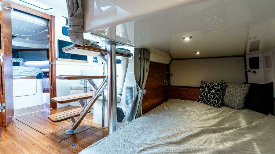 40ft Boston Whaler Yacht For Sale