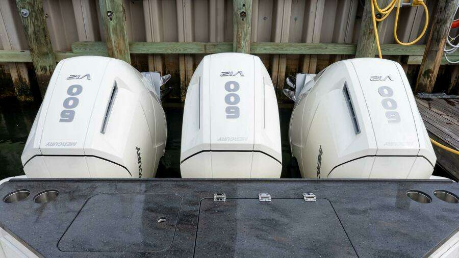 40ft Boston Whaler Yacht For Sale