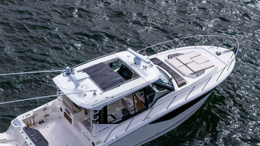 40ft Boston Whaler Yacht For Sale