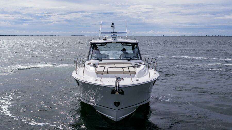 40ft Boston Whaler Yacht For Sale