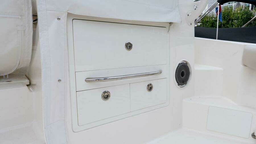 40ft Boston Whaler Yacht For Sale