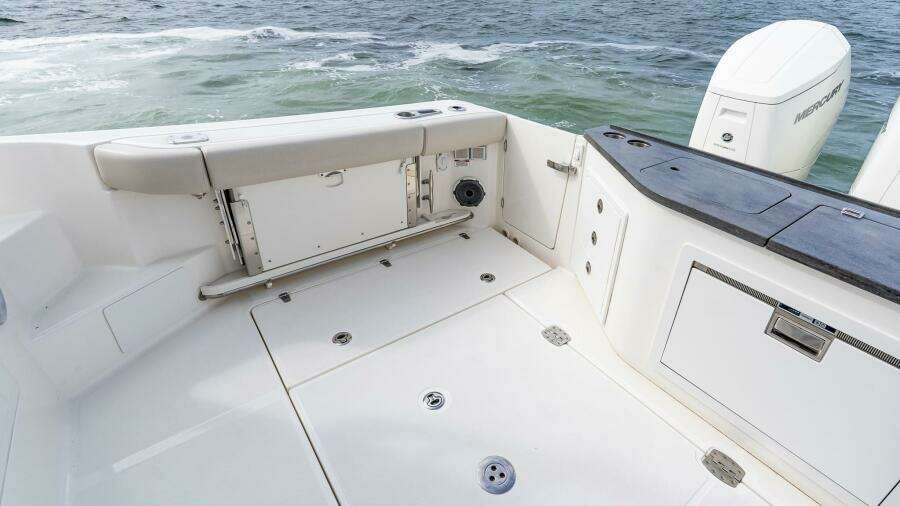 40ft Boston Whaler Yacht For Sale