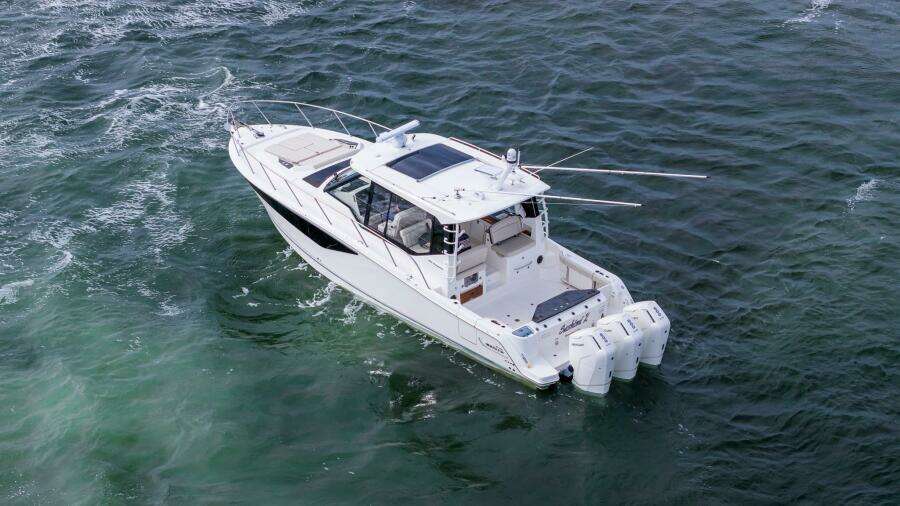 40ft Boston Whaler Yacht For Sale