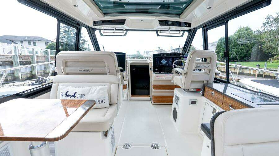 40ft Boston Whaler Yacht For Sale