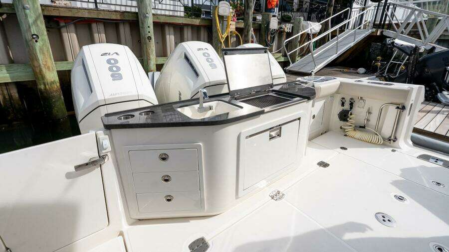 40ft Boston Whaler Yacht For Sale
