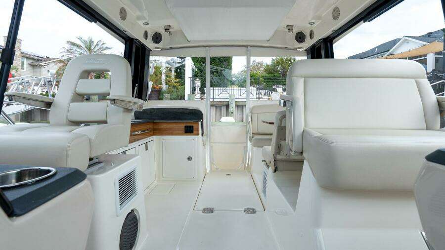 40ft Boston Whaler Yacht For Sale