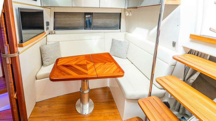 40ft Boston Whaler Yacht For Sale