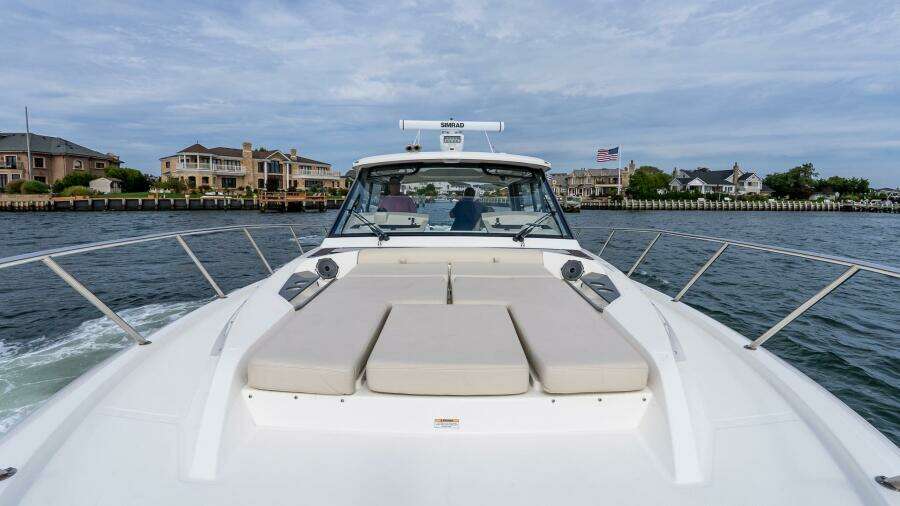 40ft Boston Whaler Yacht For Sale