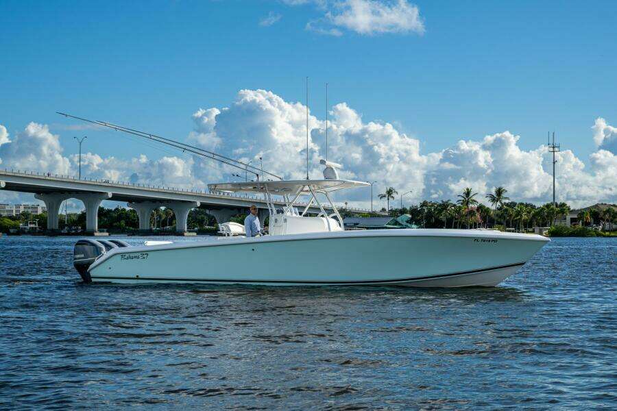 Checkered Flag 37ft Bahama Yacht For Sale