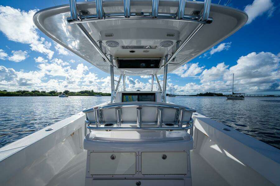 Checkered Flag 37ft Bahama Yacht For Sale