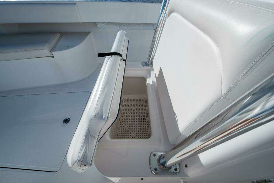 Checkered Flag 37ft Bahama Yacht For Sale