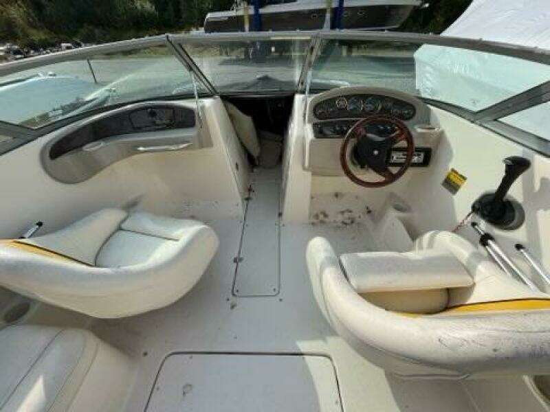 21ft Rinker Yacht For Sale