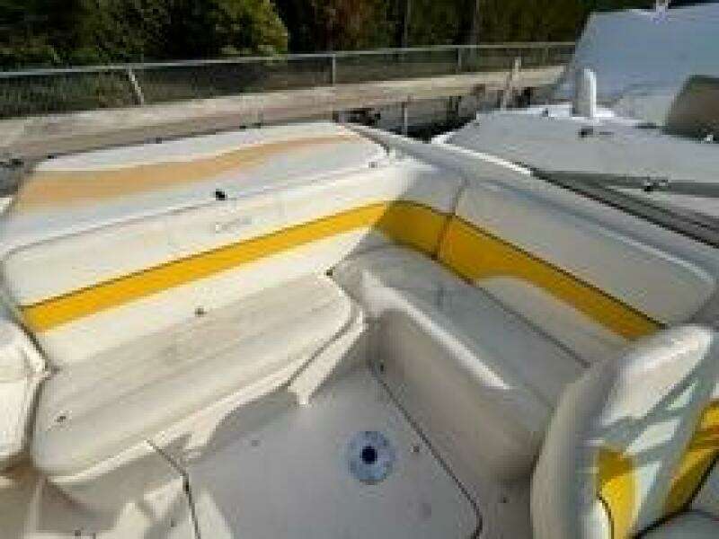 21ft Rinker Yacht For Sale