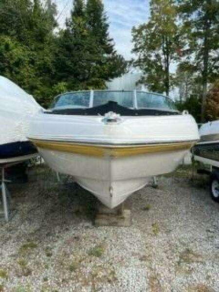 21ft Rinker Yacht For Sale