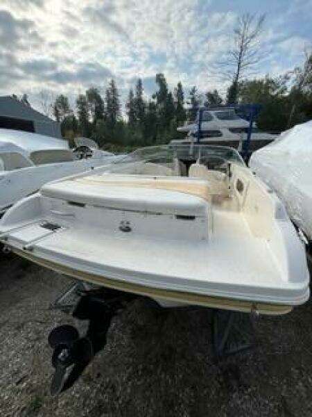 21ft Rinker Yacht For Sale