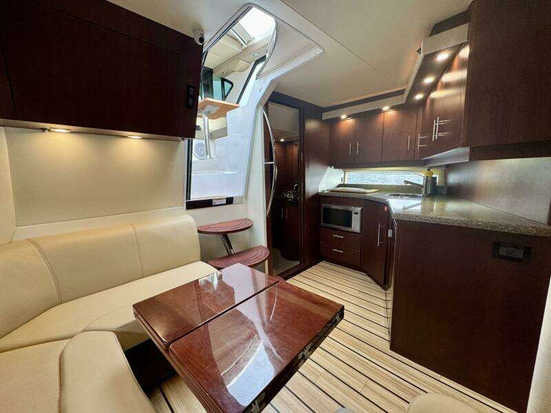 Knot Seine 42ft Regal Yacht For Sale