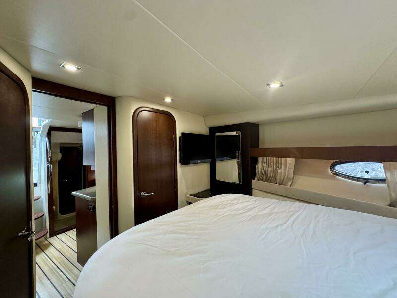 Knot Seine 42ft Regal Yacht For Sale