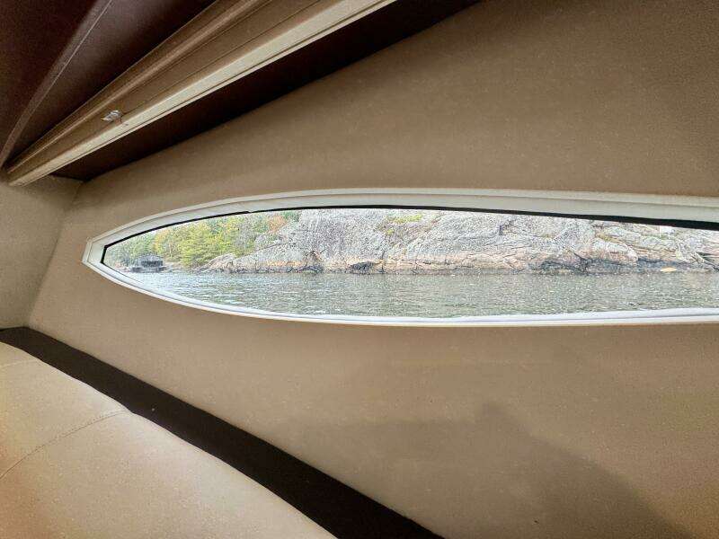 Knot Seine 42ft Regal Yacht For Sale