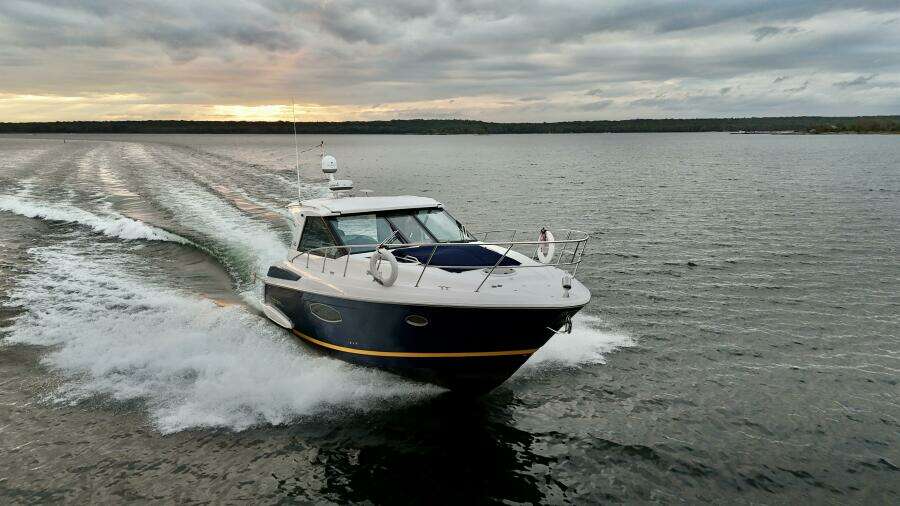 Knot Seine 42ft Regal Yacht For Sale